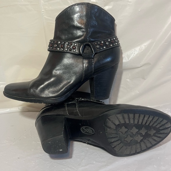 Sofft Noreen Black Leather Studded Harness Heeled Ankle Cowboy‎ Boot - Picture 2 of 15